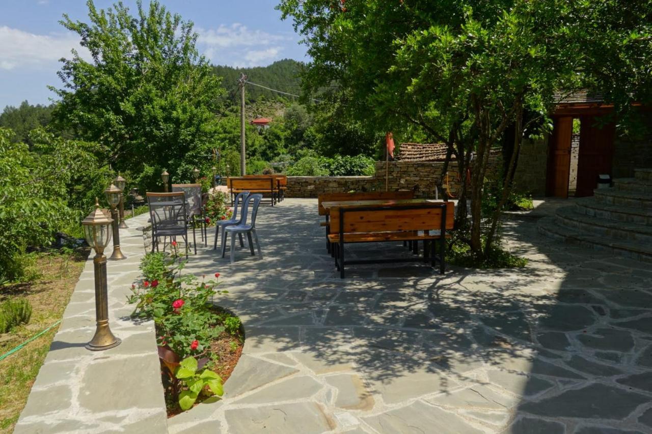 Chri Chri Guesthouse Permet Exterior photo