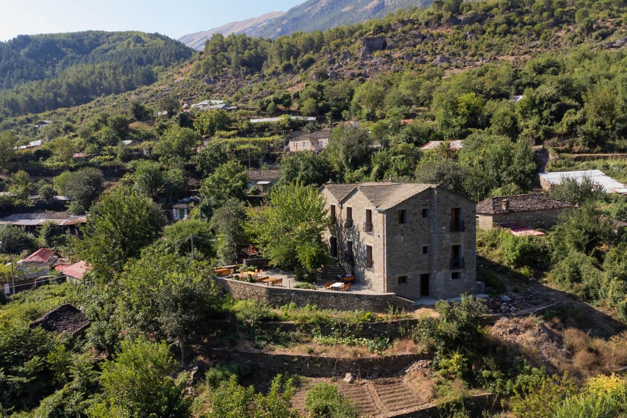 Chri Chri Guesthouse Permet Exterior photo